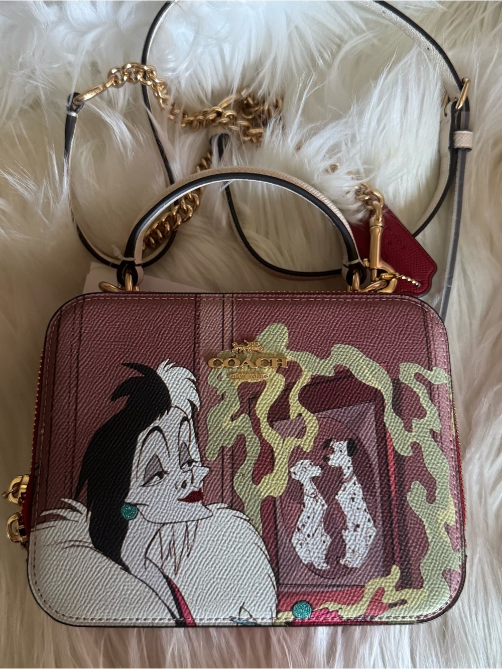 2022 Coach Disney x CoachBox Crossbody Cruella Motif leather Red Apple Multi Bag